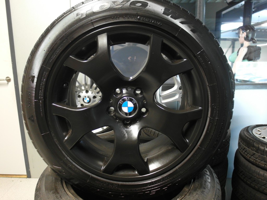 Autohuis Buursema BMW en MINI specialist » BMW X5 Winterset + Velgen Zwart 19 inch